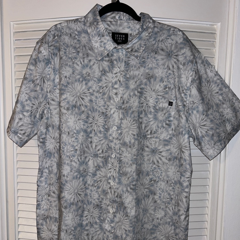 Men’s Large Shirt - Short Sleeve Button Down Size L NWT